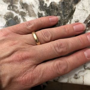 Gold wedding band